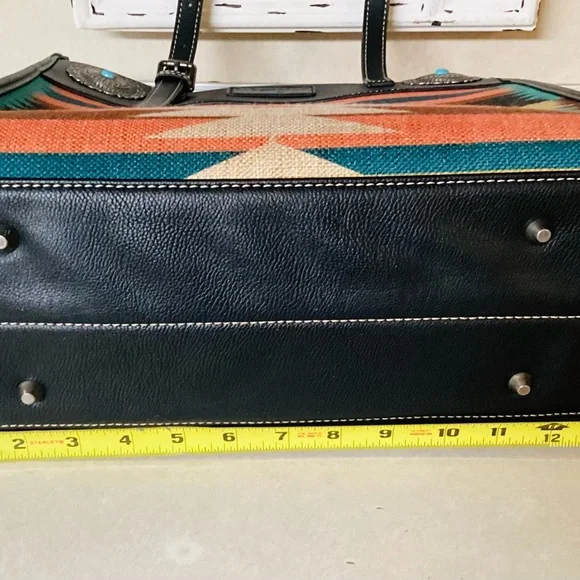 Wrangler Aztec Print Leather Tote Bag with Concealed Carry - Picture 9 of 12